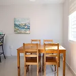 202-Beautiful City Gem Near The Beach With Free Parking